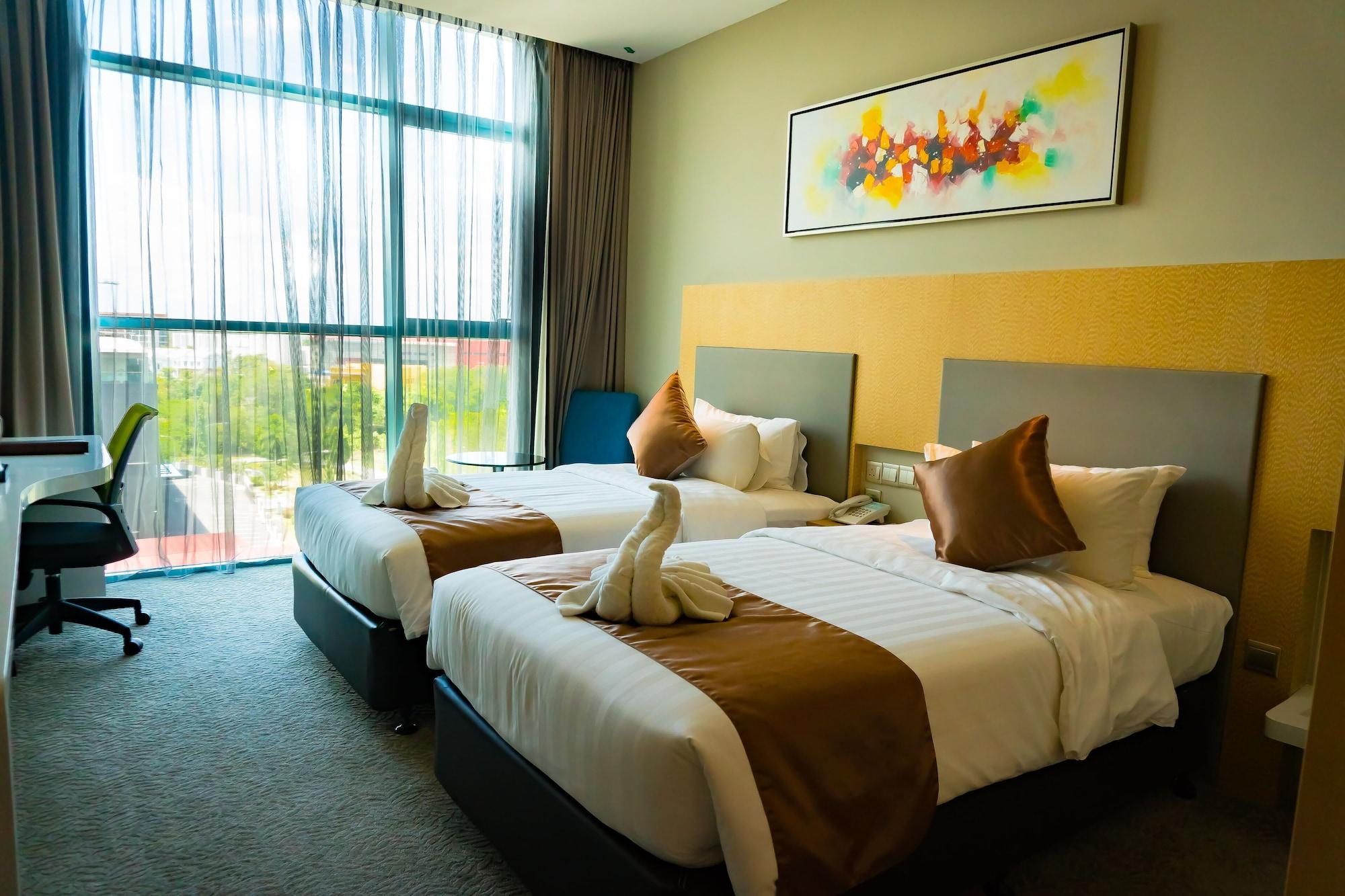 Greens Hotel & Suites Bintulu Ngoại thất bức ảnh