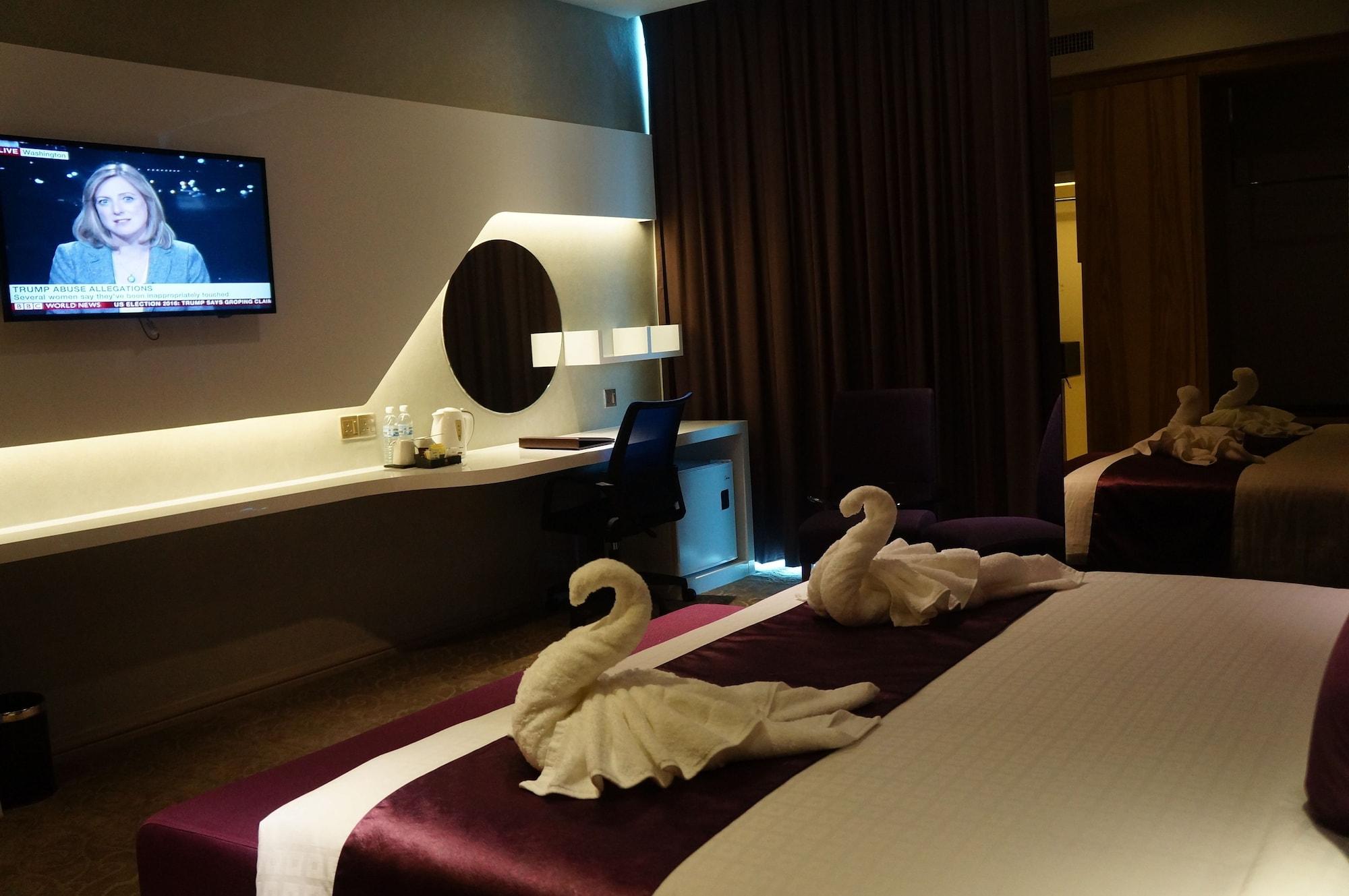 Greens Hotel & Suites Bintulu Ngoại thất bức ảnh