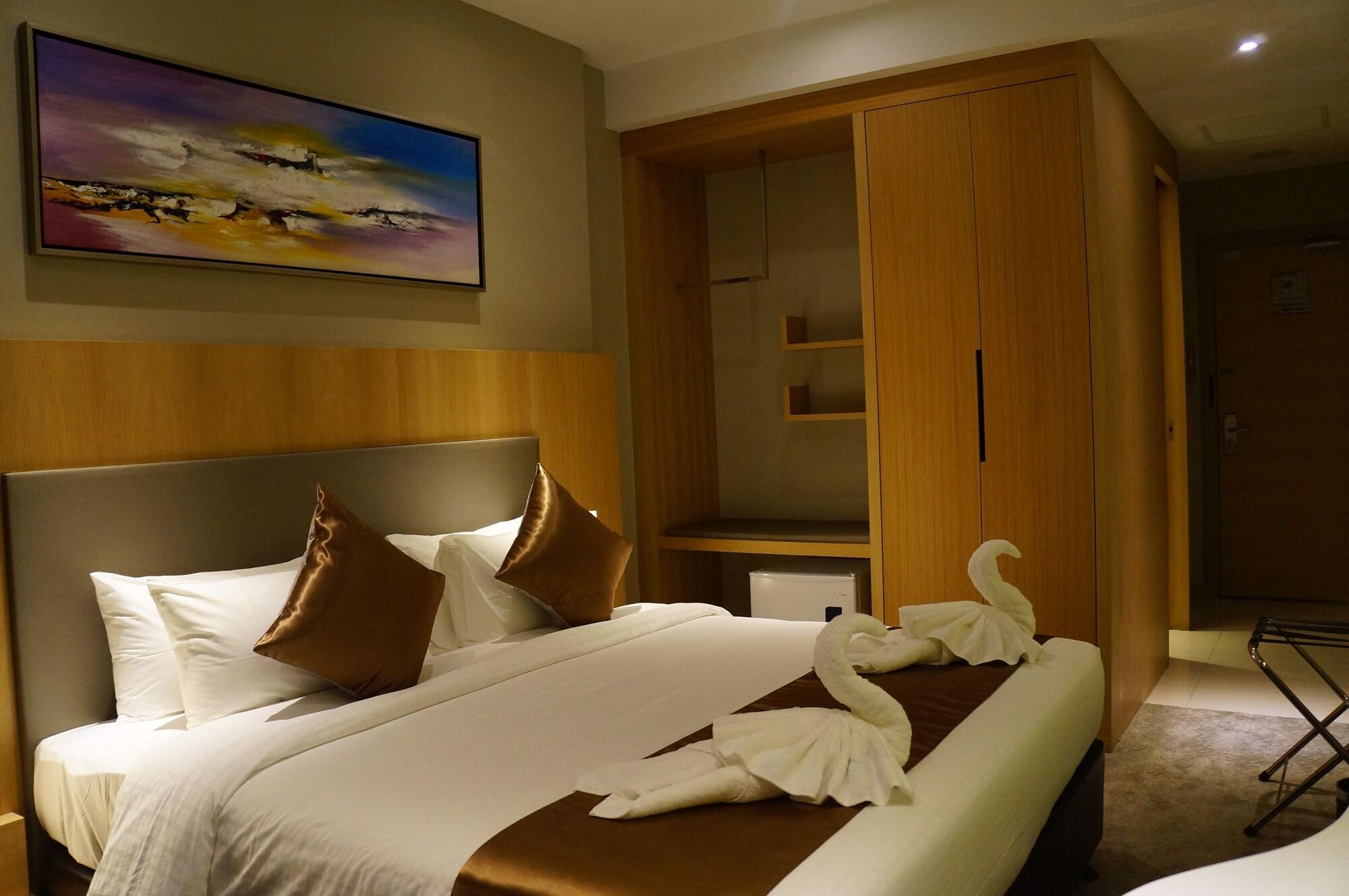 Greens Hotel & Suites Bintulu Ngoại thất bức ảnh
