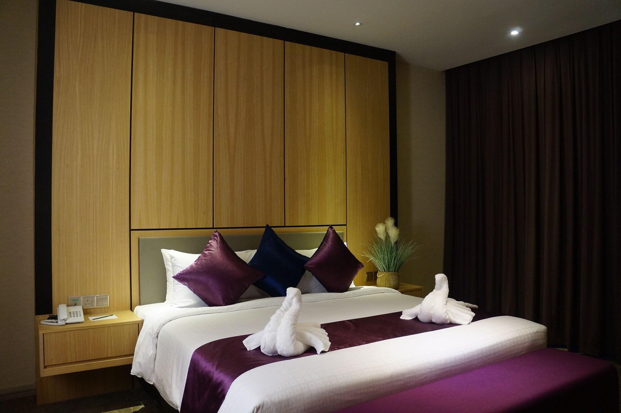 Greens Hotel & Suites Bintulu Ngoại thất bức ảnh
