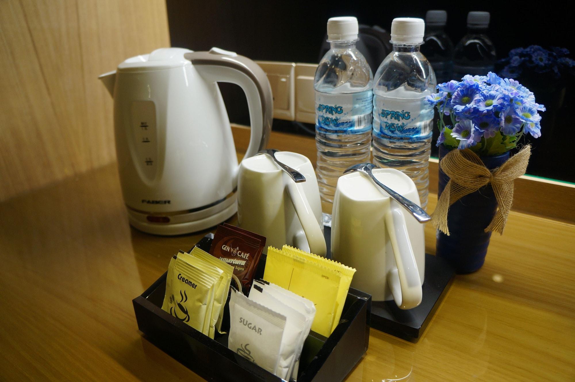 Greens Hotel & Suites Bintulu Ngoại thất bức ảnh