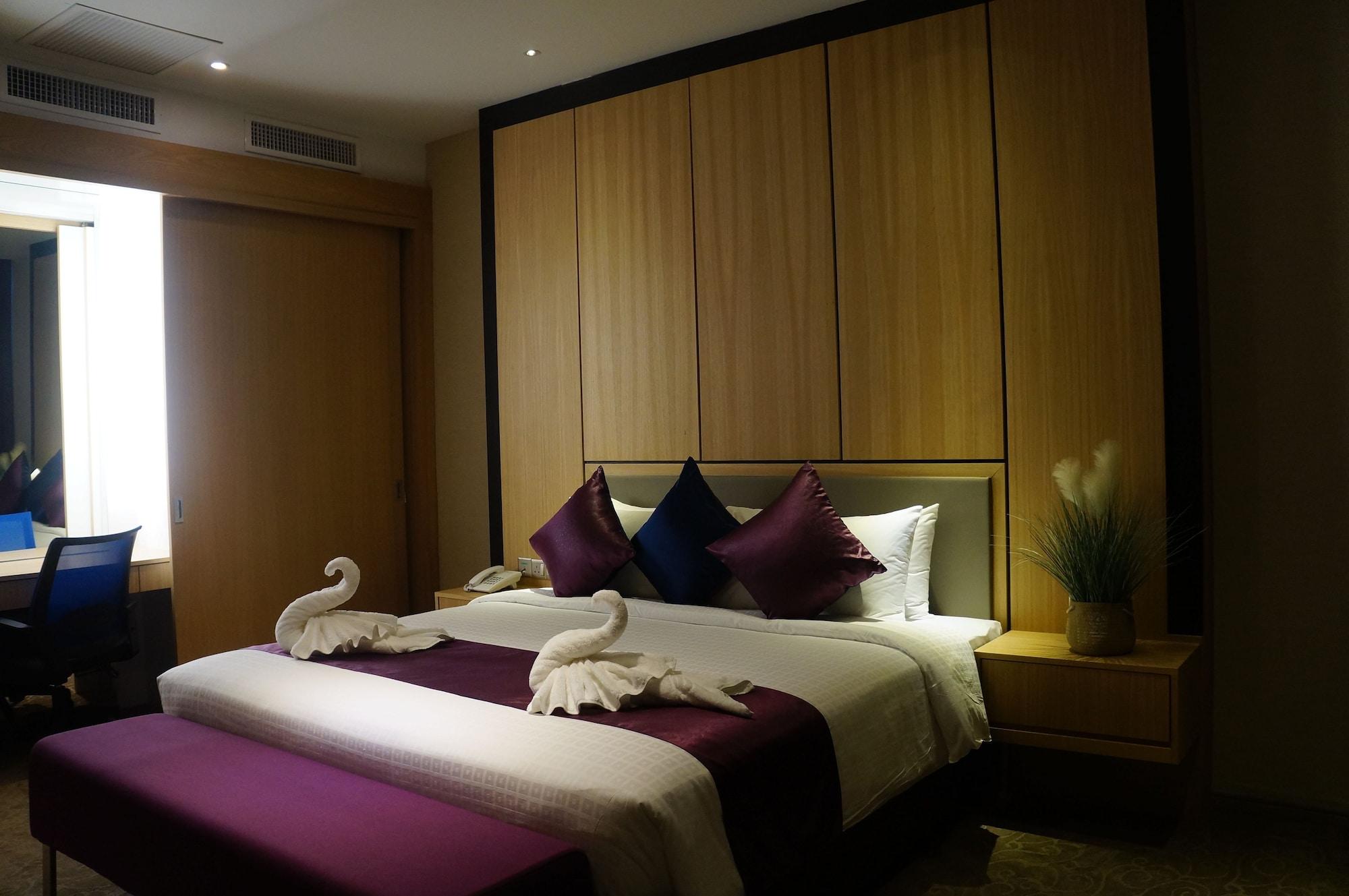 Greens Hotel & Suites Bintulu Ngoại thất bức ảnh