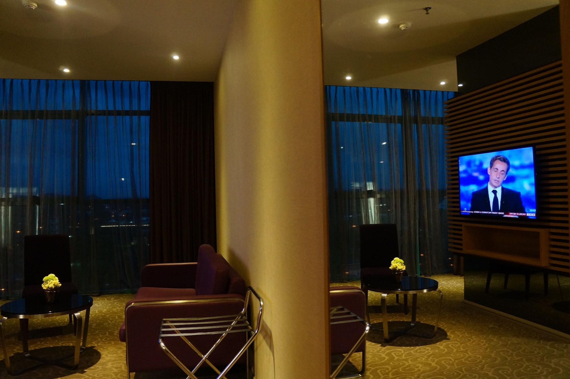 Greens Hotel & Suites Bintulu Ngoại thất bức ảnh