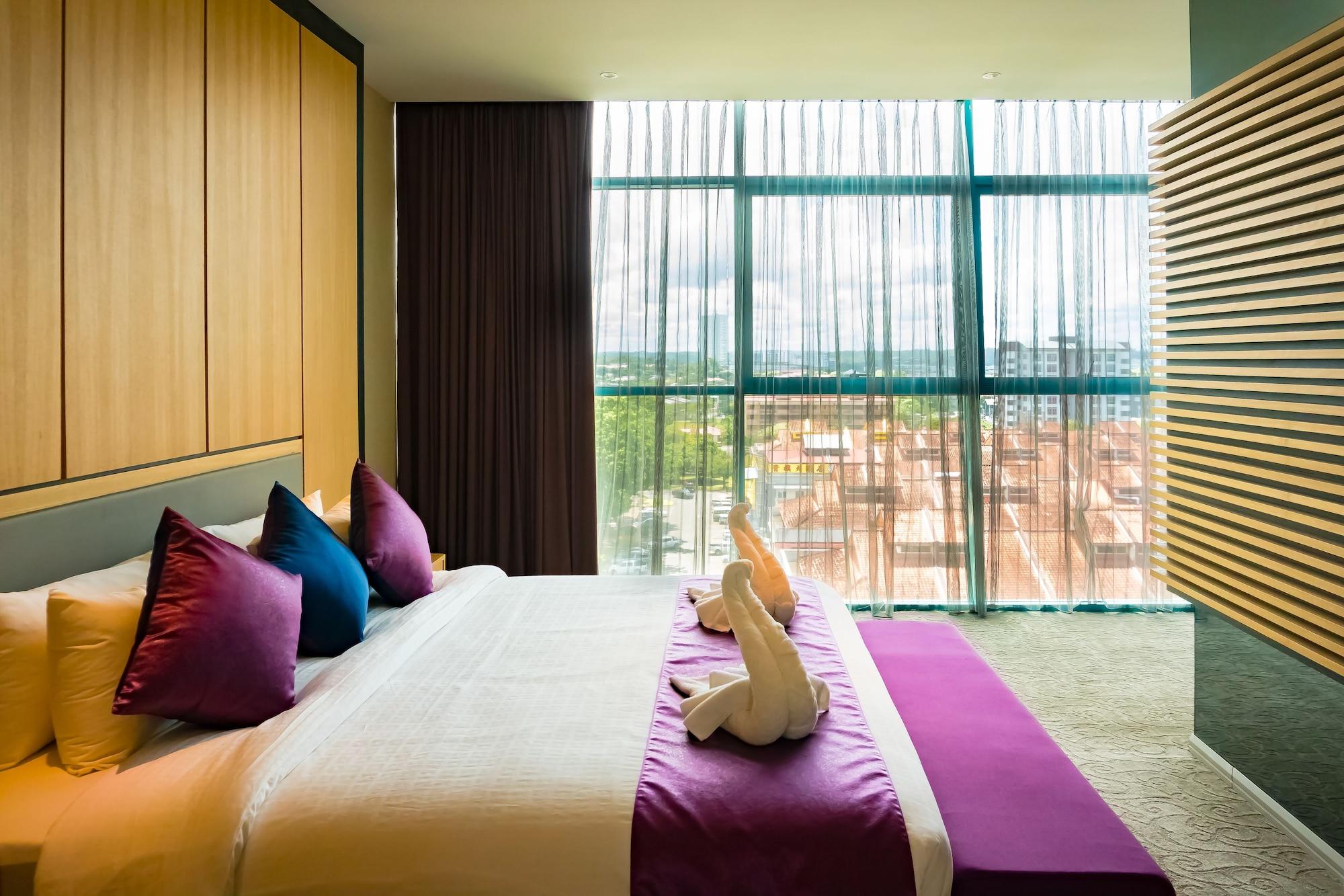 Greens Hotel & Suites Bintulu Ngoại thất bức ảnh