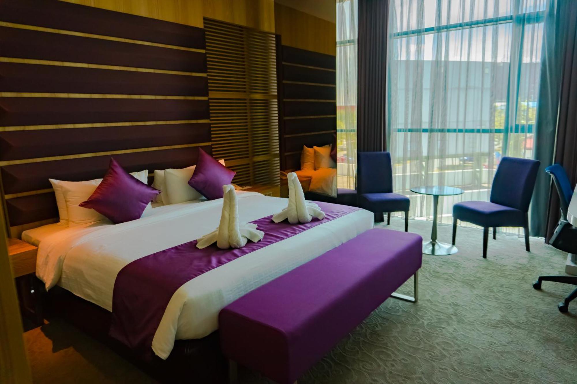 Greens Hotel & Suites Bintulu Ngoại thất bức ảnh