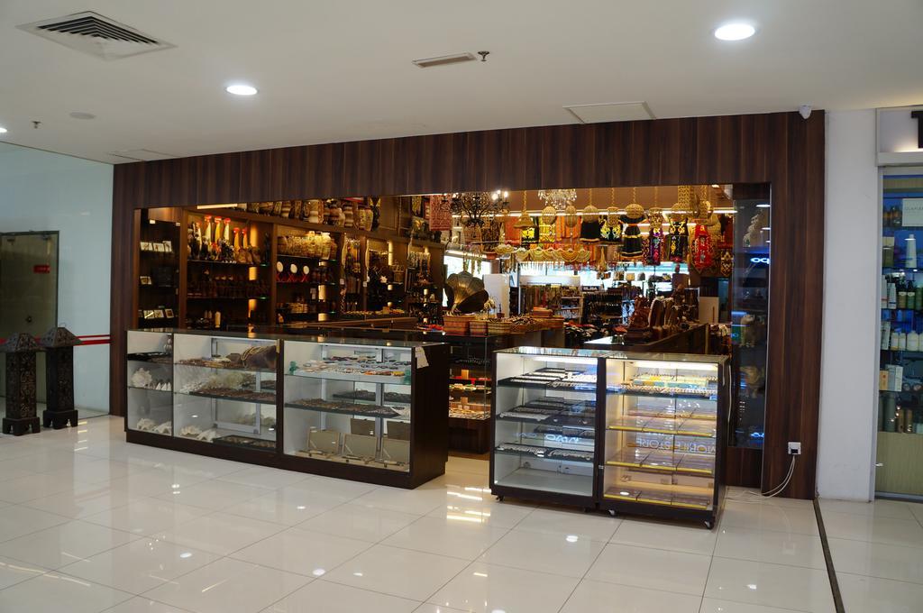 Greens Hotel & Suites Bintulu Ngoại thất bức ảnh