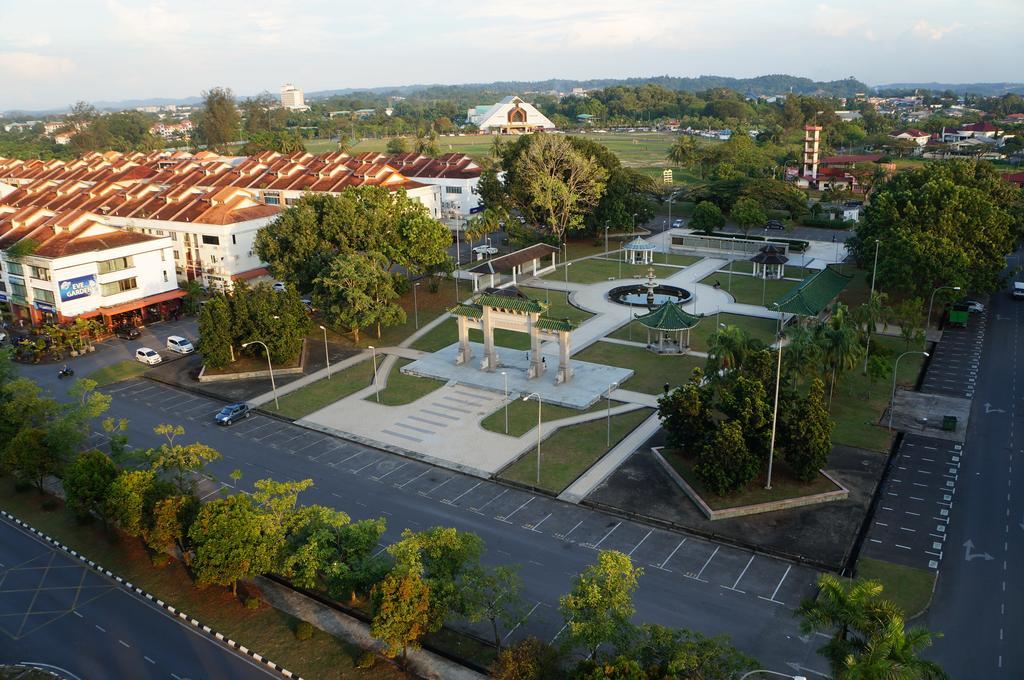 Greens Hotel & Suites Bintulu Ngoại thất bức ảnh